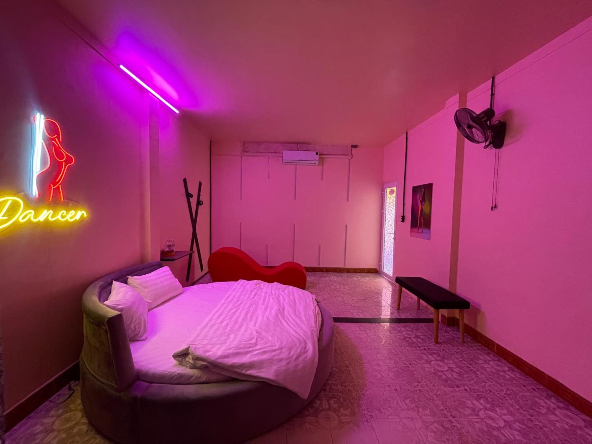 Couple Hotel - Khach San Tinh Yeu Buon Ko Sir المظهر الخارجي الصورة