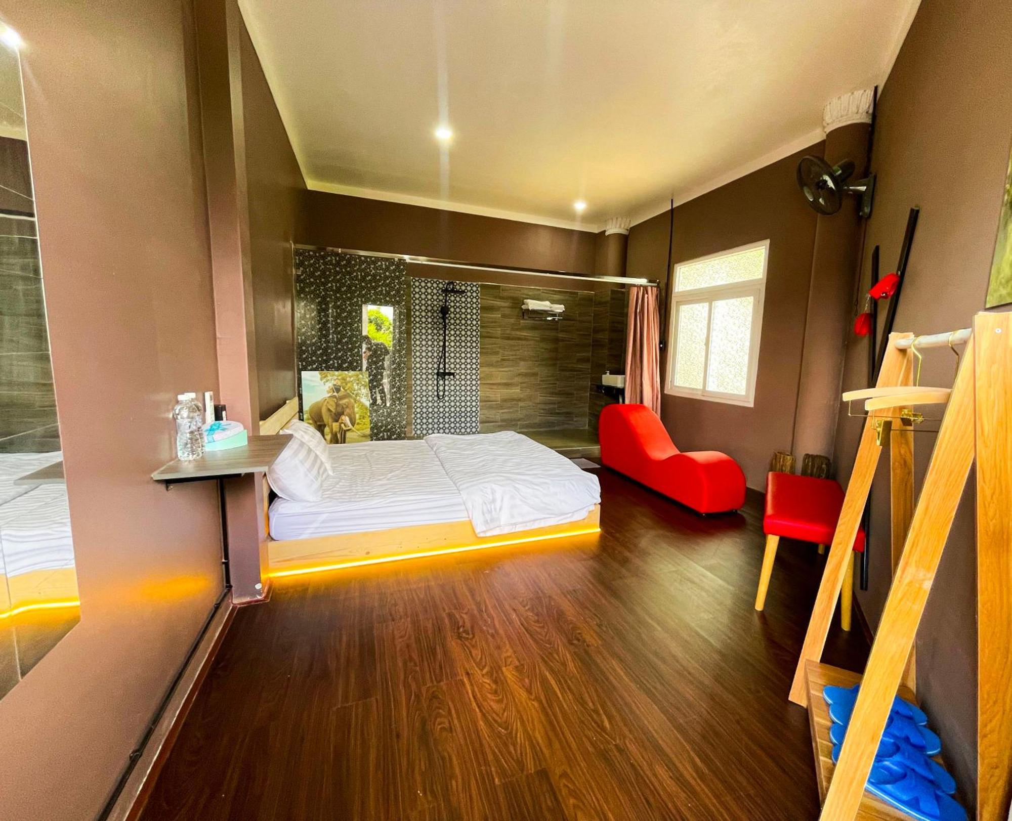 Couple Hotel - Khach San Tinh Yeu Buon Ko Sir المظهر الخارجي الصورة